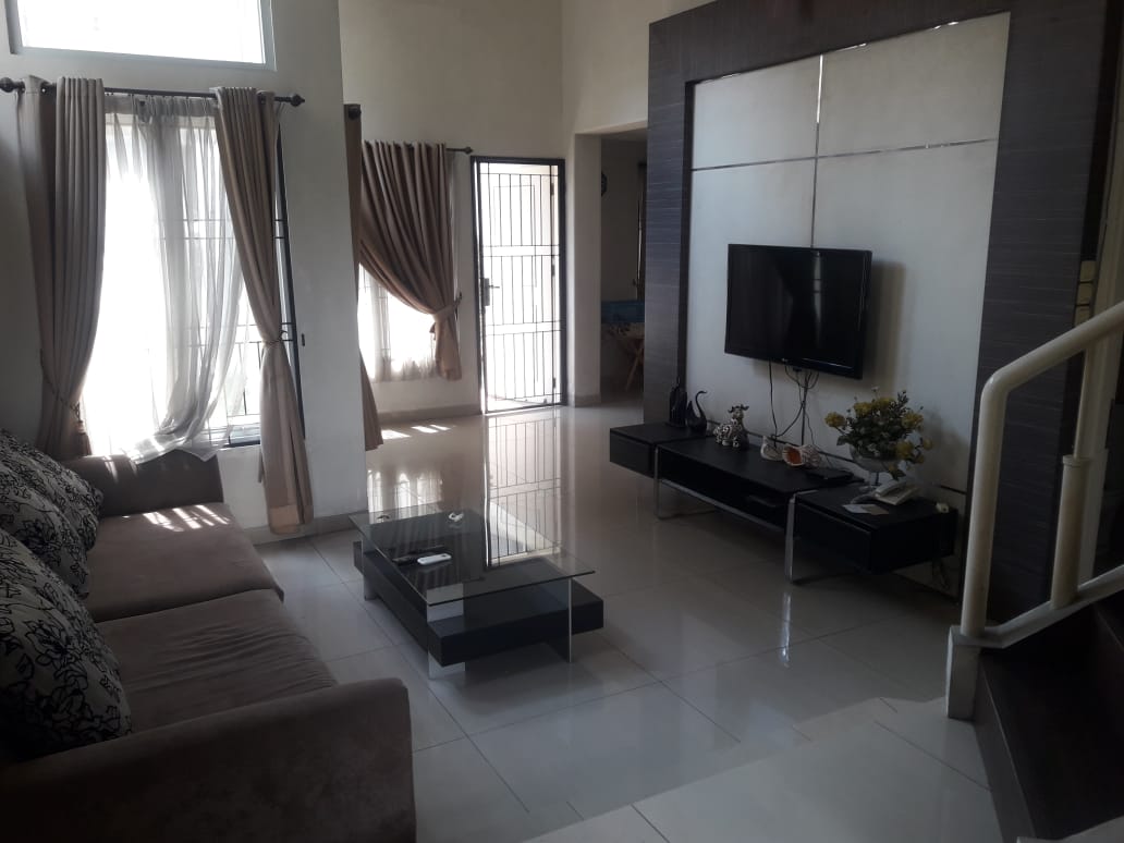 Rumah Disewakan Fully Furnished di Taman Menteng Lippo Cikarang